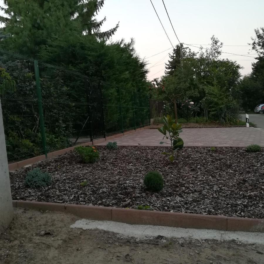 Golden Apartman 欧罗什哈佐 外观 照片