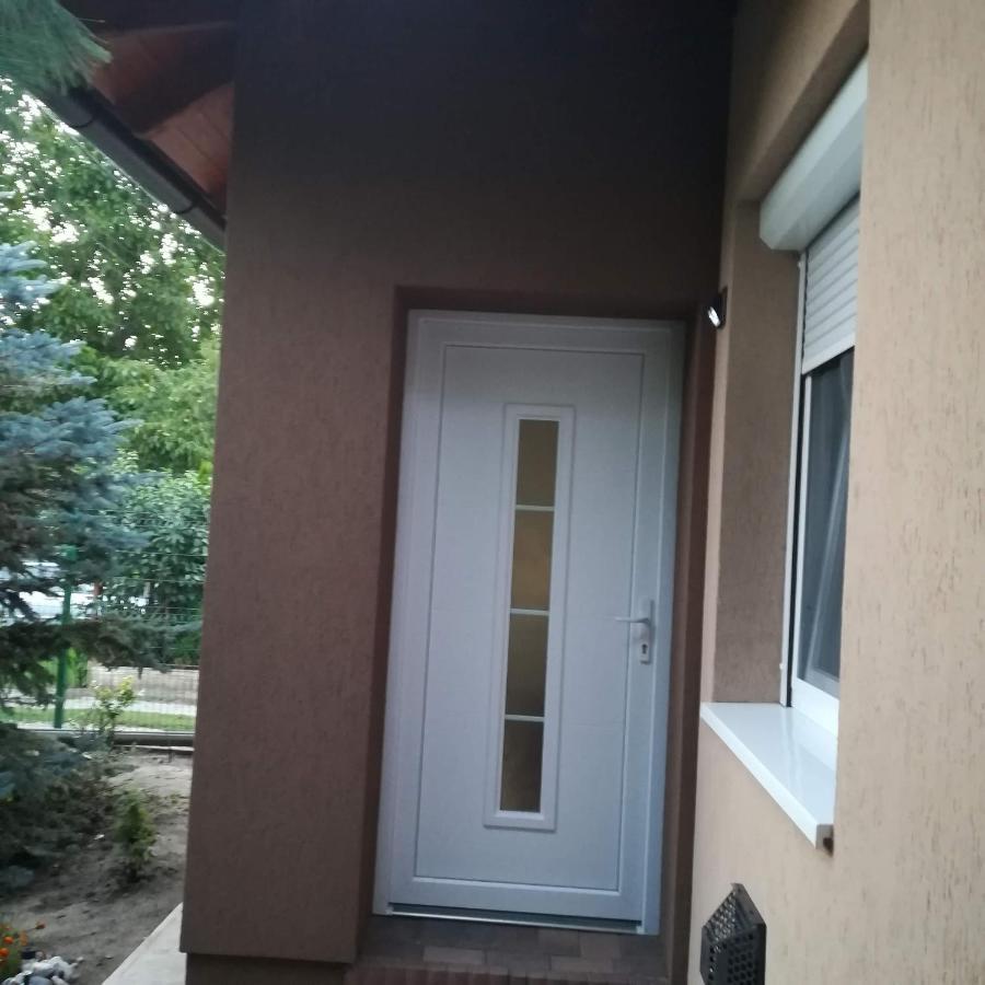Golden Apartman 欧罗什哈佐 外观 照片