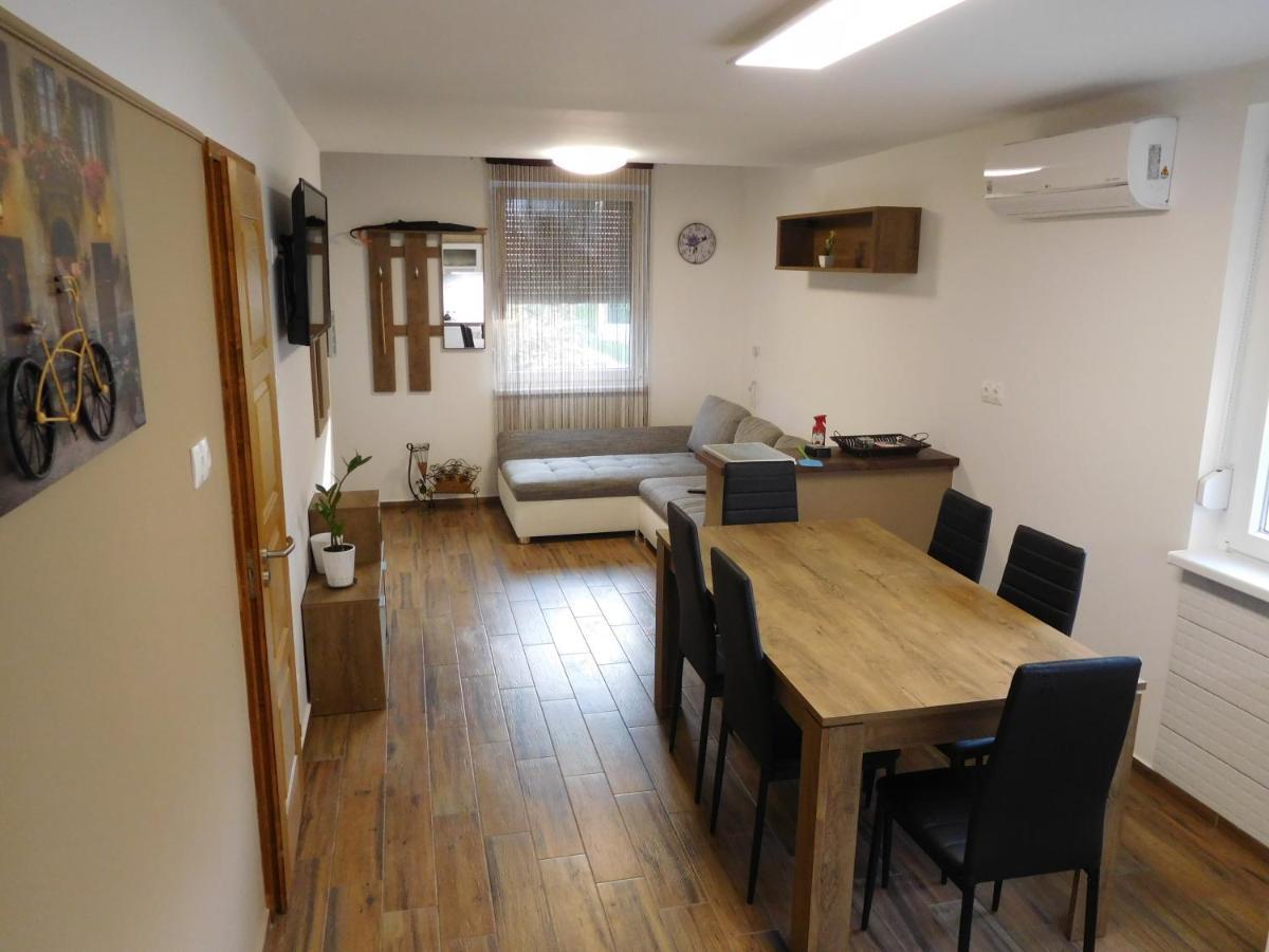 Golden Apartman 欧罗什哈佐 外观 照片